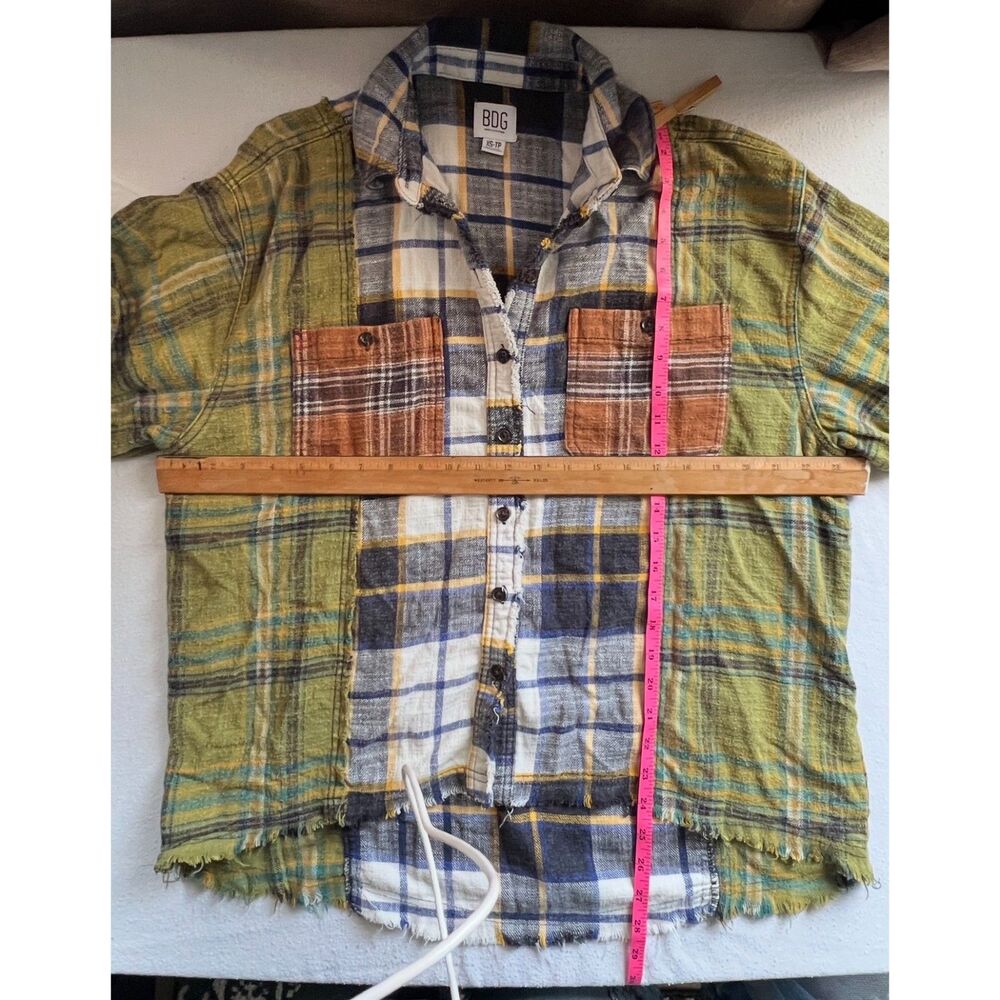 Urban Outfitters BDG Patchwork Plaid Raw Hem Flannel Shirt Size XS - Picture 3 of 5